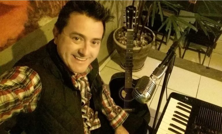 Adriano Vieira é atração do Encarte Musical on line nesta quinta