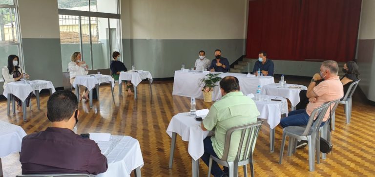 Prefeitos da região se reúnem para discutir enfrentamento à Covid-19