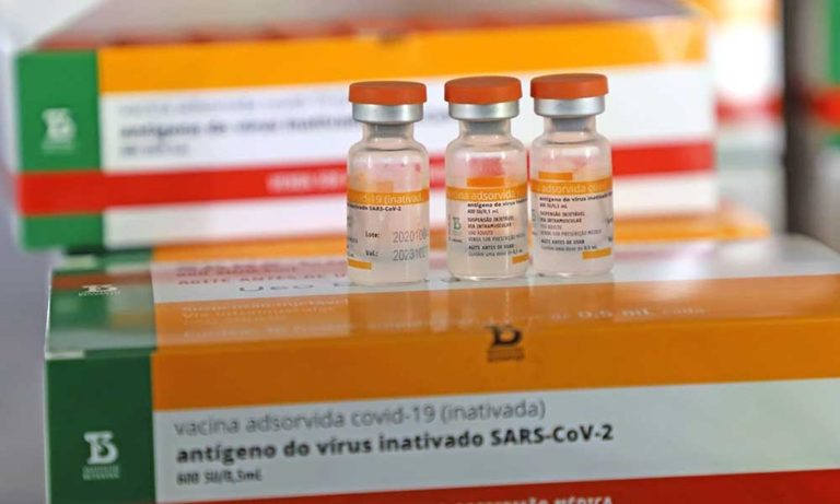 Minas recebe mais 87.600 doses da vacina Coronavac