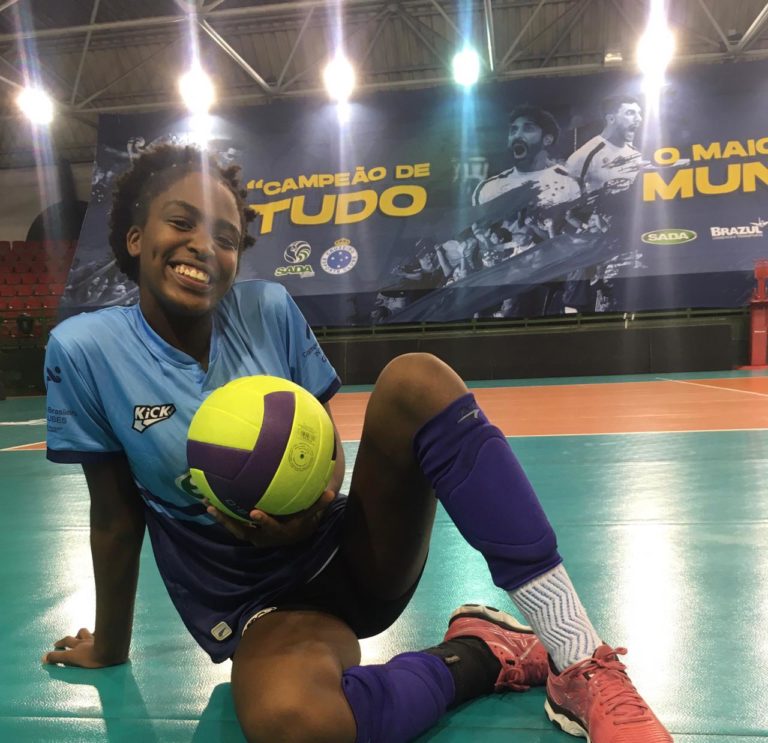 Larissa, atleta revelada pela Caldense, se apresenta em BH para defender o Sada Cruzeiro Vôlei