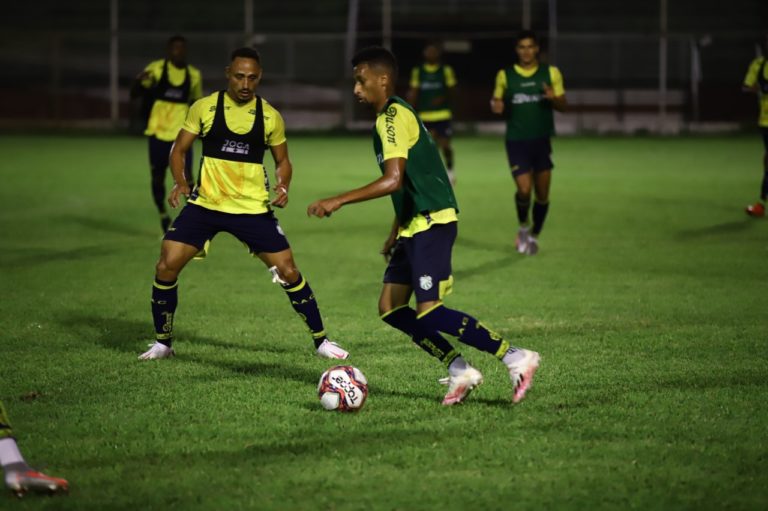 Caldense realiza treino noturno no Ronaldão, horário de seus jogos em casa