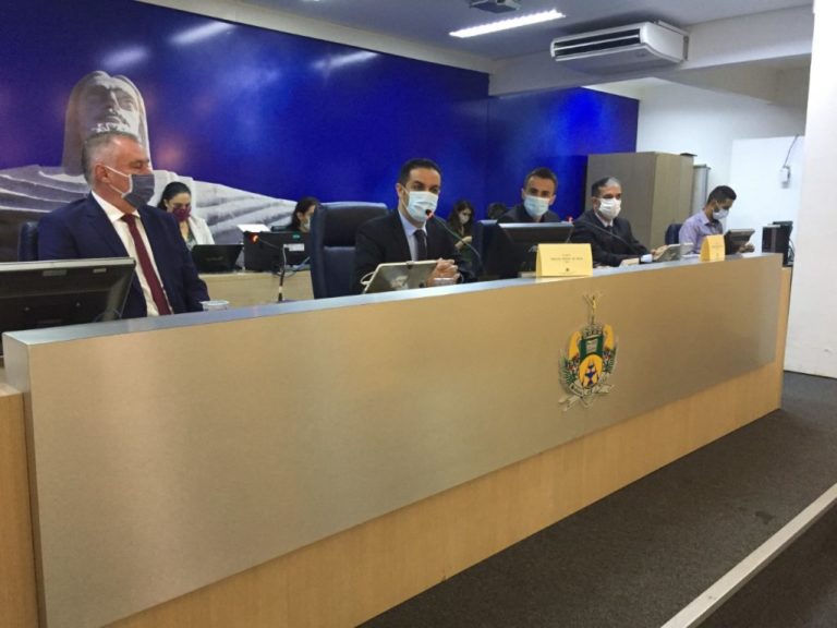Prefeito faz balanço de realizações em primeira sessão do ano da Câmara