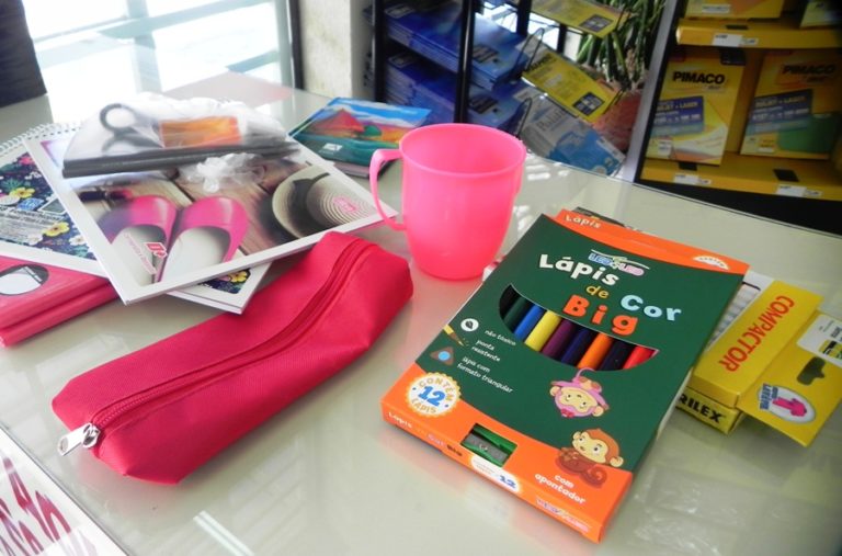 Quatro papelarias estão credenciadas para entrega do kit escolar