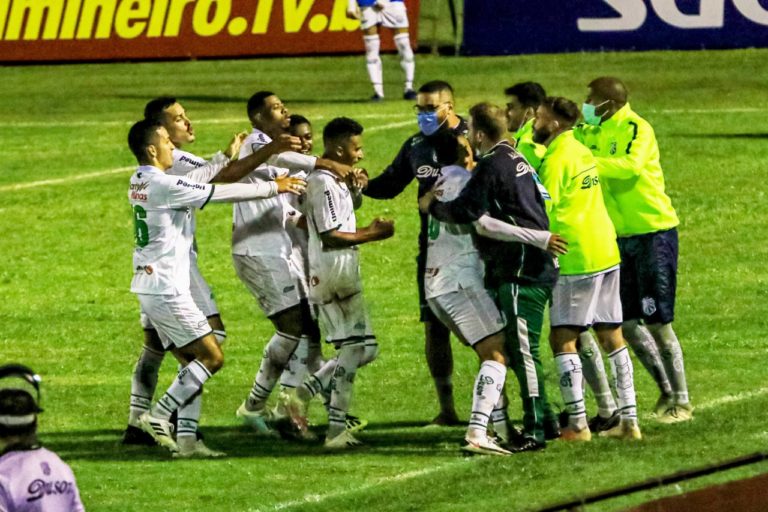 Caldense tenta quebrar tabu de 26 anos sem vencer o Cruzeiro em BH, na quarta