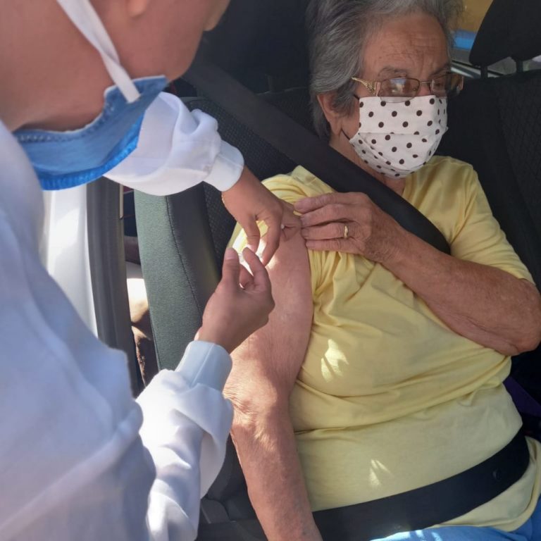 Idosos com 85 anos ou mais serão vacinados nesta quinta e sexta (dias 4 e 5 de março)
