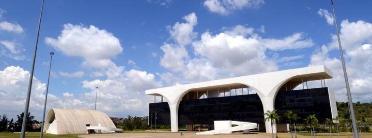 Governo de Minas anuncia escala de pagamento de março e data para quitação do 13º