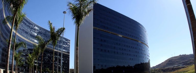 Estado quita pagamento do 13º salário do funcionalismo público