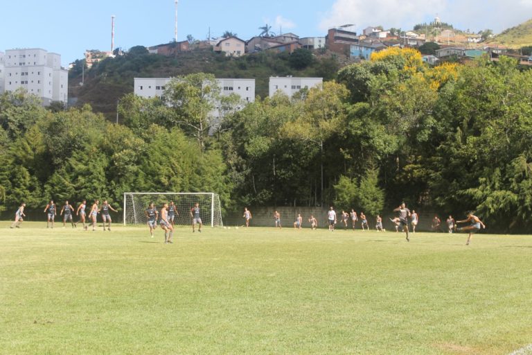 Após pausa na Onda Roxa, Vulcão volta aos treinos com o sub-20