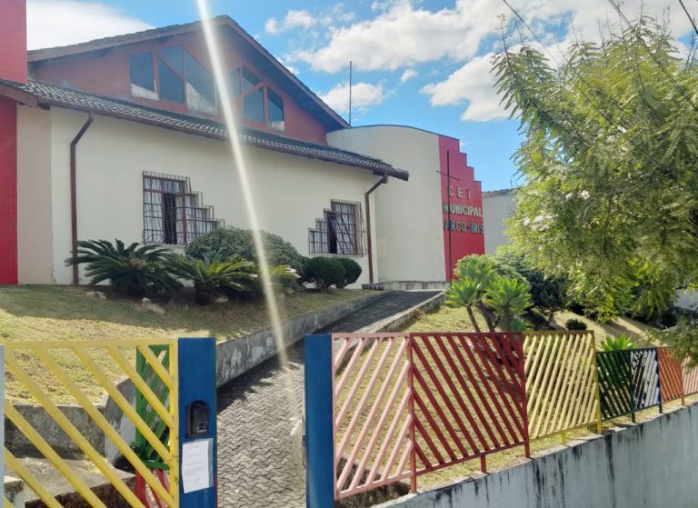 Vereadores verificam condições das escolas do município