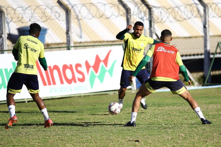 Caldense treina para enfrentar o Patrocinense na segunda