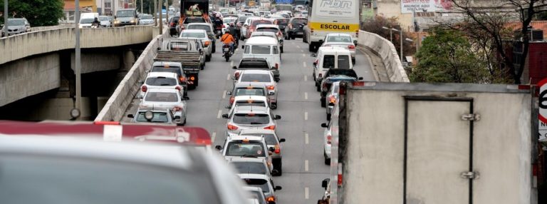 Dívidas de IPVA e taxas estaduais podem ser pagas com desconto de até 100% em juros e multas