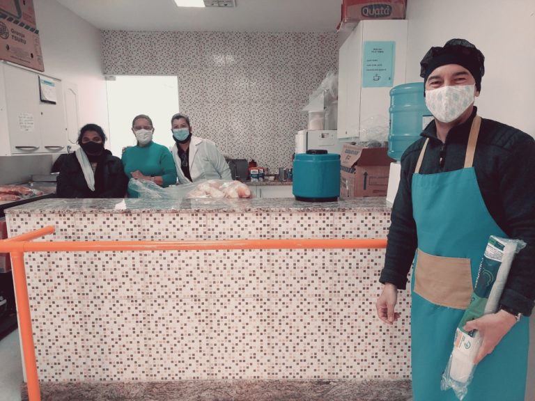 Curada do câncer, confeiteira doa festa de aniversário para pacientes da Unacon 