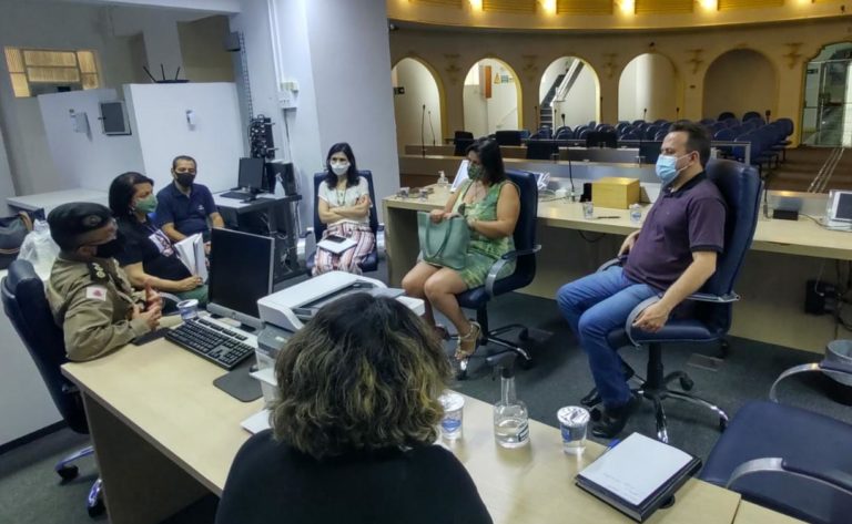 Vereador quer PM para segurança na porta das escolas
