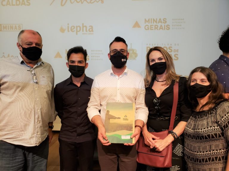 Secretário de Turismo-MG recebe documento da candidatura de Poços na Rede de Cidades Criativas da Unesco