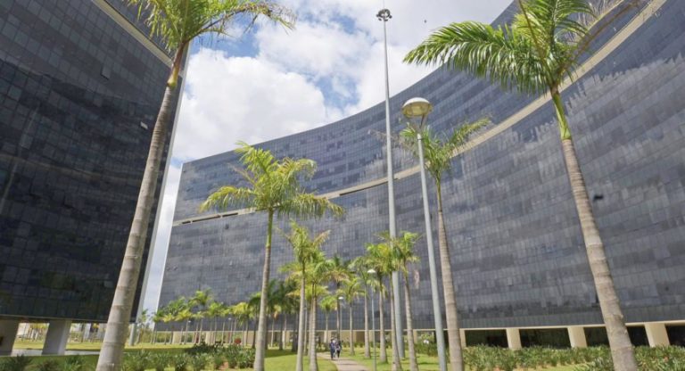 Minas vai pagar dívida de quase R$ 7 bi com municípios
