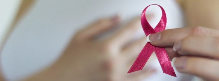Exames de rastreio de câncer de mama e de colo do útero estão disponíveis pelo SUS em Minas