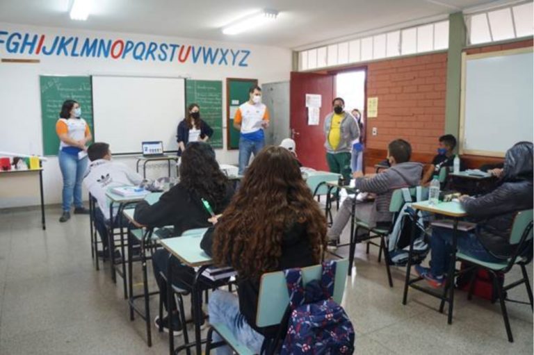 Ação comunitária da Alcoa beneficia Cooperativa Ação Reciclar