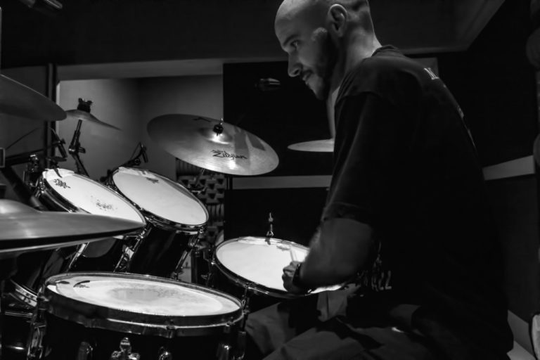 Douglas Maiochi oferece aula aberta para bateristas nesta quarta, dia 1º de Dezembro