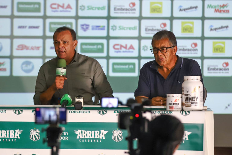 Caldense apresenta elenco para o Campeonato Mineiro 2022