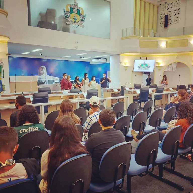 Câmara recebe exposição fotográfica desenvolvida por alunos da Escola Sérgio de Freitas Pacheco