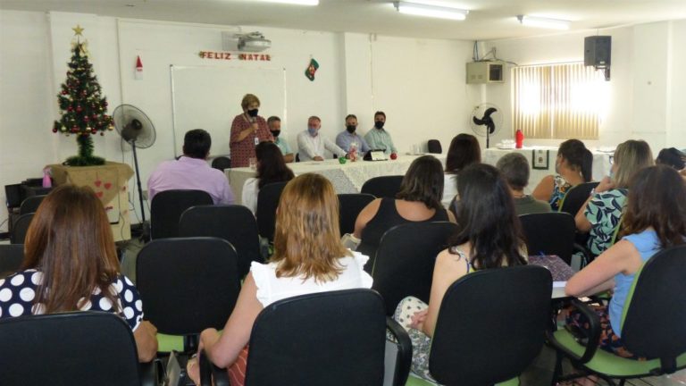 Escolas municipais terão aulas de empreendedorismo, em parceria com o Sicoob