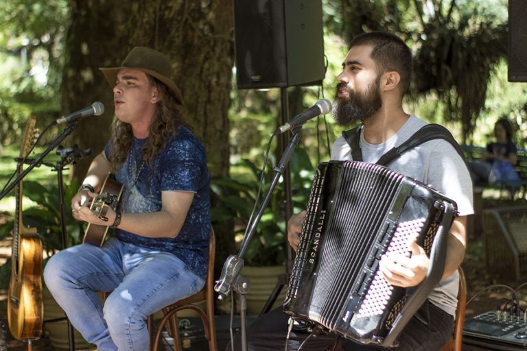 Projeto Viola & Acordeom apresenta show este sábado na Casa do Papai Noel