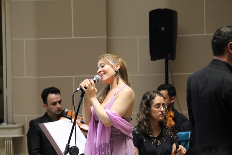 Jesuane Salvador interpreta vozes femininas no show “Diálogos Literomusicais”, quinta, 22, na Urca