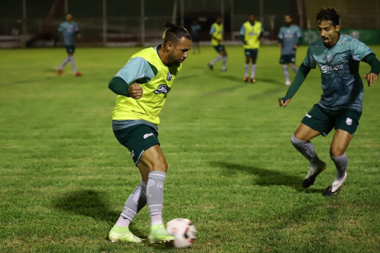 Caldense faz treino noturno no Ronaldão para estreia no Mineiro