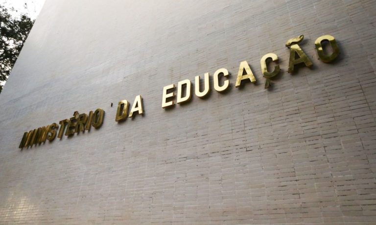 Enem 2022 acontece nos dias 13 e 20 de novembro