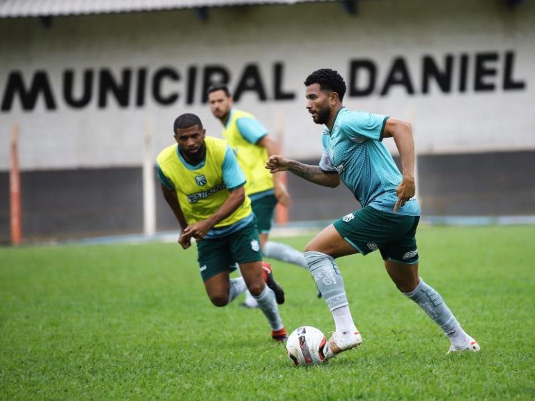 Caldense treina em Patrocínio para enfrentar o Patrocinense nesta quarta às 20h