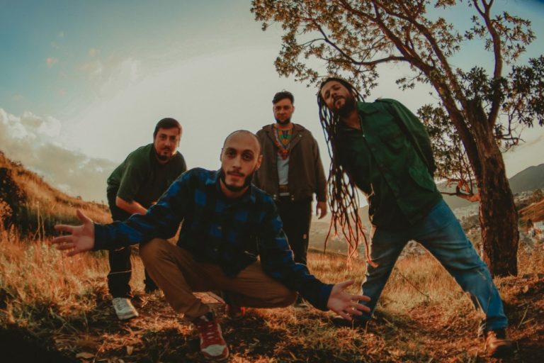 Grupo Iúna lança “Abrindo Caminhos”, seu álbum de estreia