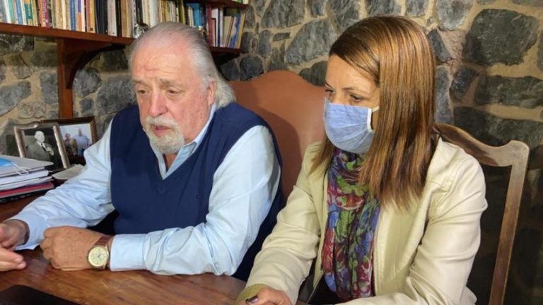 Mosconi volta atrás e diz que fica na secretaria de Saúde