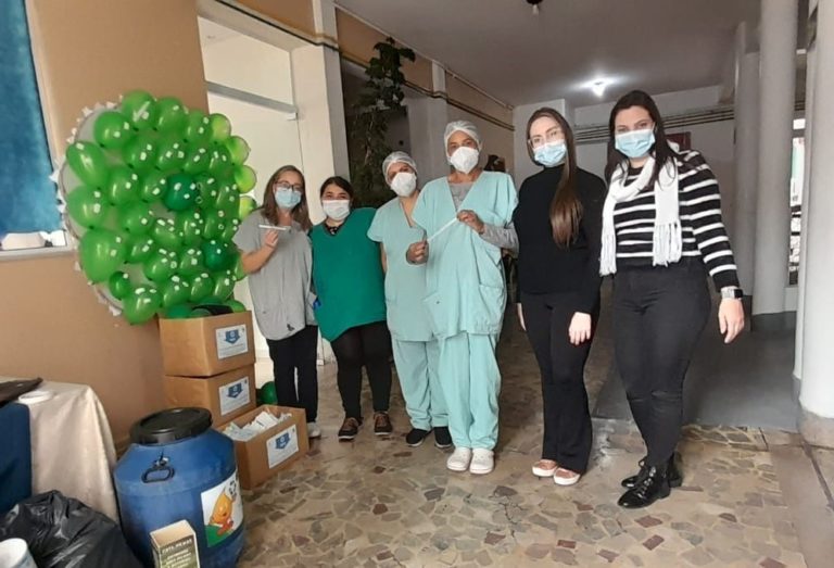 Santa Casa realiza Blitz Educativa sobre uso e descarte correto de papel