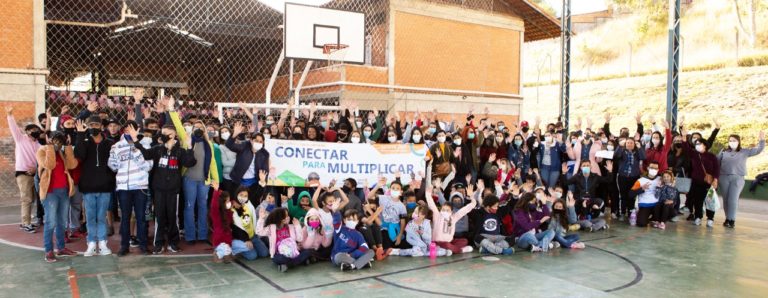 Voluntários da Alcoa Poços de Caldas revitalizam a Escola Vitalina Rossi