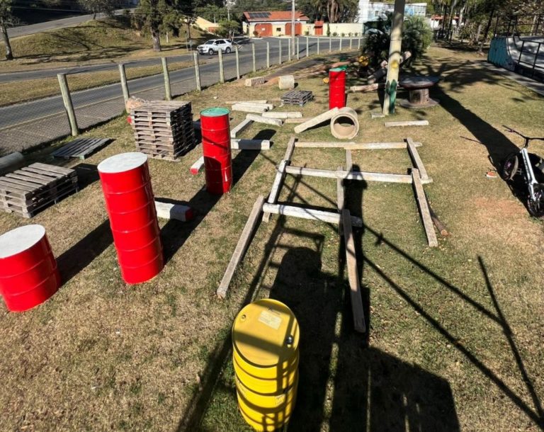Campeão de bike trial constrói pista no Parque Municipal