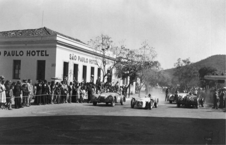 Museu leva história do automobilismo na cidade até o Poços Classic Car