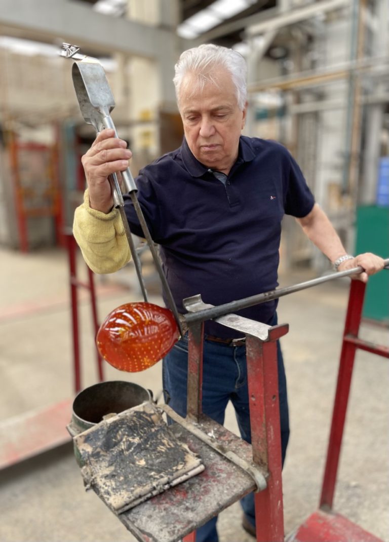 Mestre vidreiro Antônio Carlos Molinari, completa 78 anos – 68 em atividade