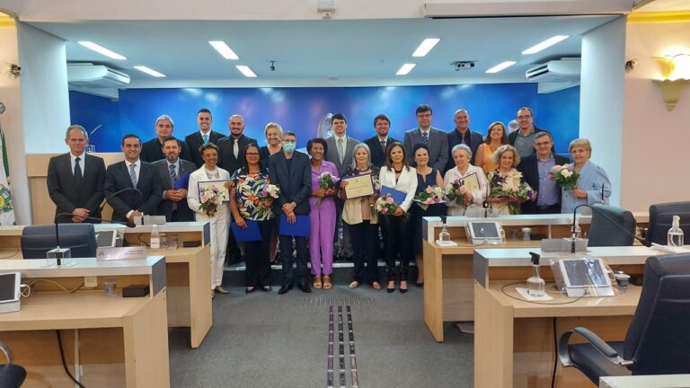 Professores recebem Diploma José Castro de Araújo em homenagem da Câmara