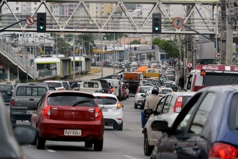 Registro de licenciamento do veículo será exigido a partir de novembro