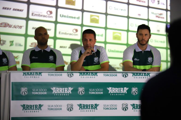 Caldense apresenta elenco para a temporada 2023