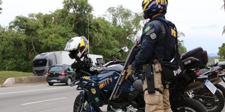 Polícia reforça patrulha nas estradas no feriado prolongado