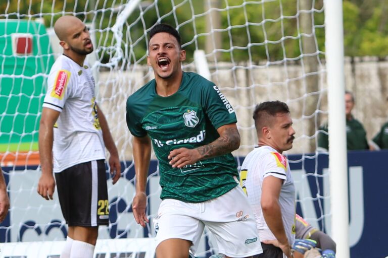 No 1º jogo com VAR em Poços, Caldense empata com o Democrata-GV por 2 a 2
