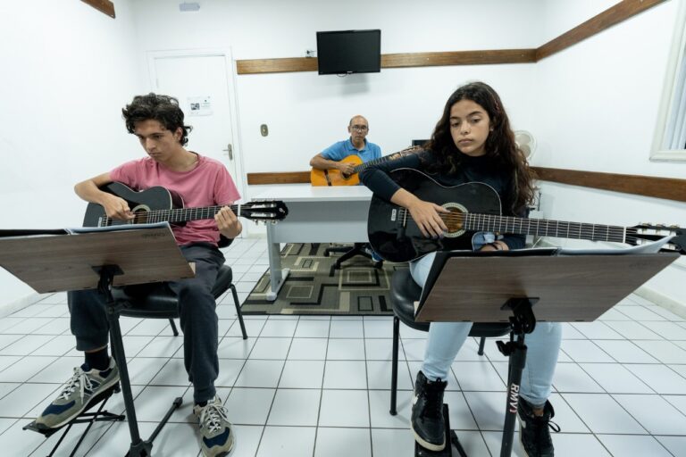 Sesc oferece vagas gratuitas para aulas de música em Poços