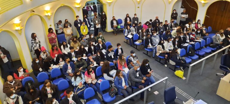 Parlamento Jovem 2023 terá participação de 11 escolas de Poços