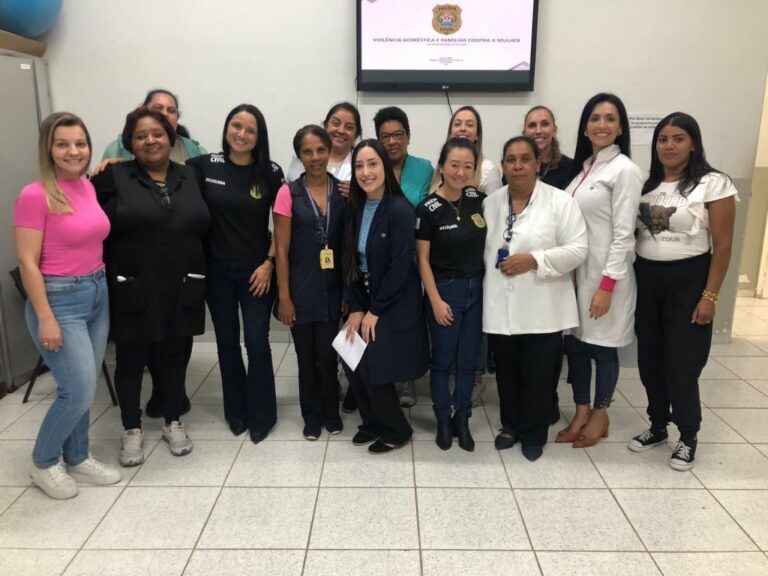Delegadas da Polícia Civil fazem palestra na UBS Regional Sul