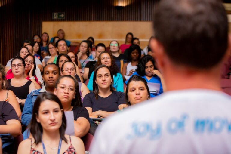 Educadores de Poços recebem treinamento para atuar no ‘Joy of Moving’