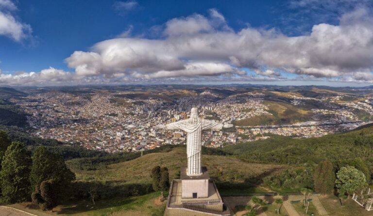 Concessão dos pontos turísticos começa com redução de atividades e prevê Zoo das Aves no Véu das Noivas