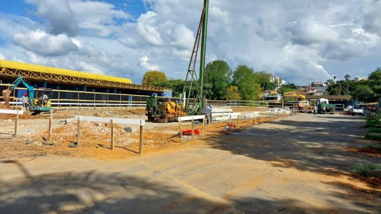 Começam as obras para construção do Centro Administrativo de Poços