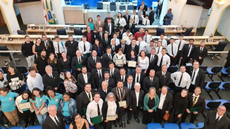 Câmara realiza sessão especial em homenagem aos 30 anos de fundação da Ordem DeMolay em Poços