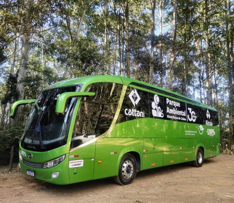 Alcoa faz teste pioneiro de ônibus elétrico em Poços